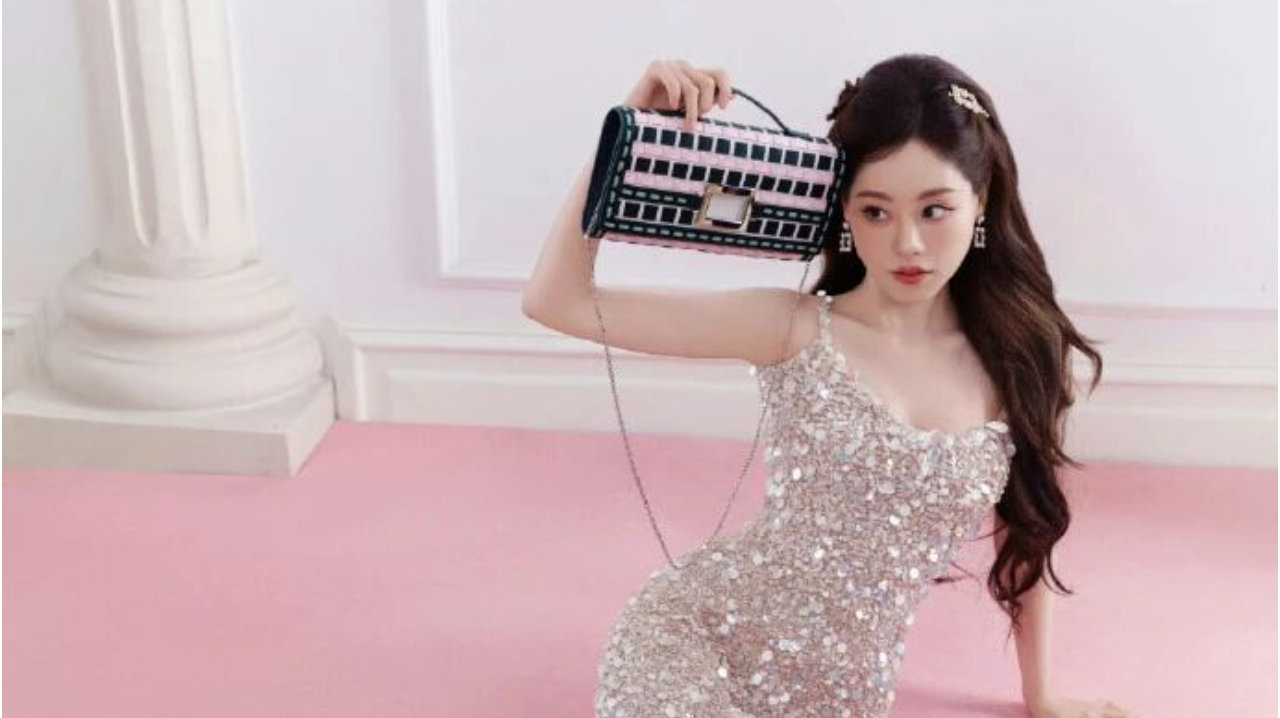 祝绪丹 Roger Vivier 晚宴造型：亮片织就法式矜贵，赴一场优雅星光之