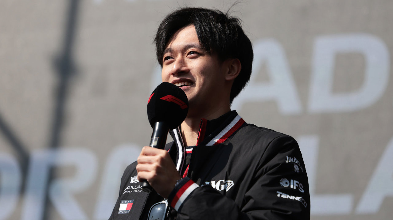周冠宇！首秀来了！