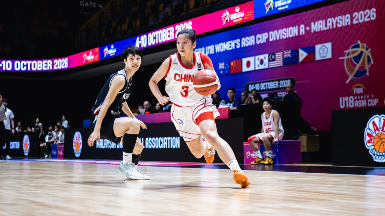 轰35分10助攻！中国女篮17岁1米78新星崛起：新版李梦又美又能打