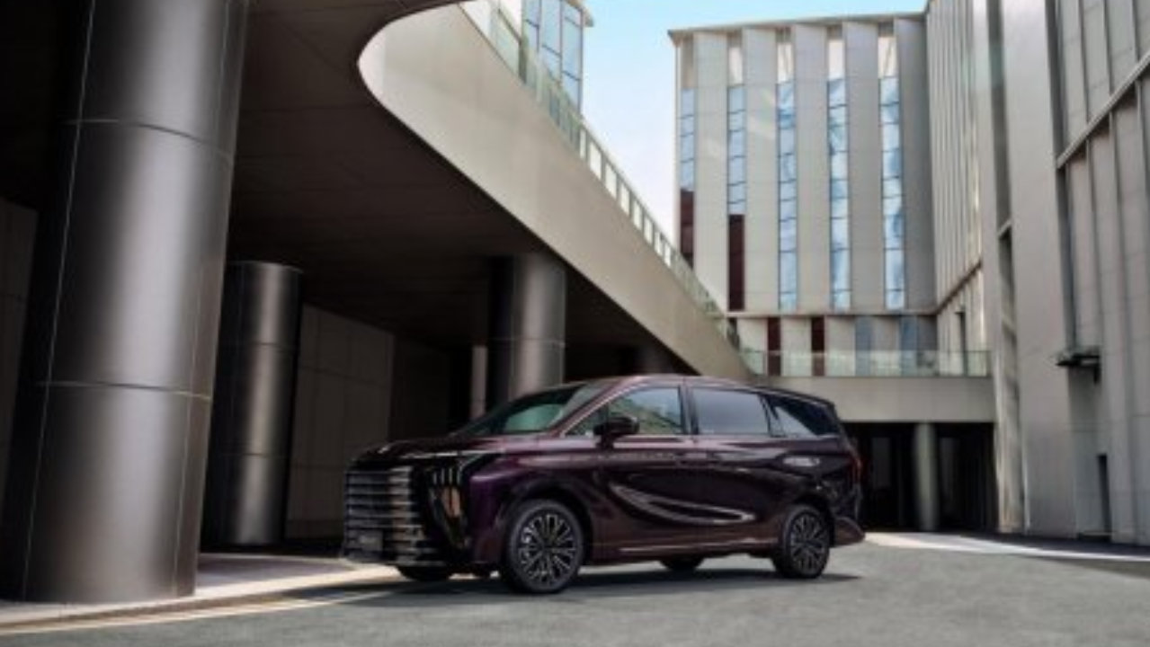 双模旗舰，自由切换：星海V9，轻松掌控商务与家庭的每一面