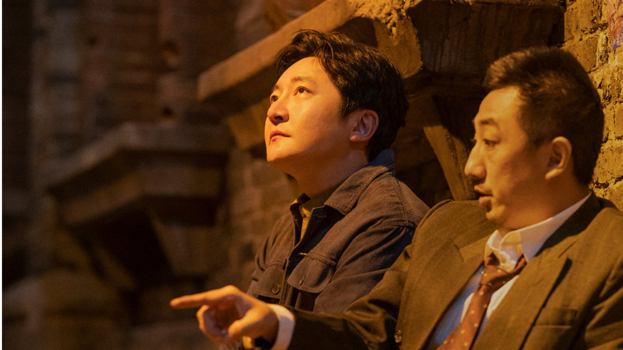 《老舅》6集过后，对下岗潮的一次乐观叙事，把《狂飙》笑着讲