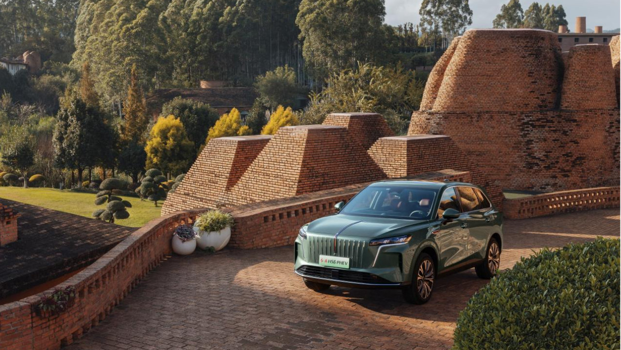 红旗HS6 PHEV上市：17.88万起，以“技术普惠”重塑家庭旗舰新标杆