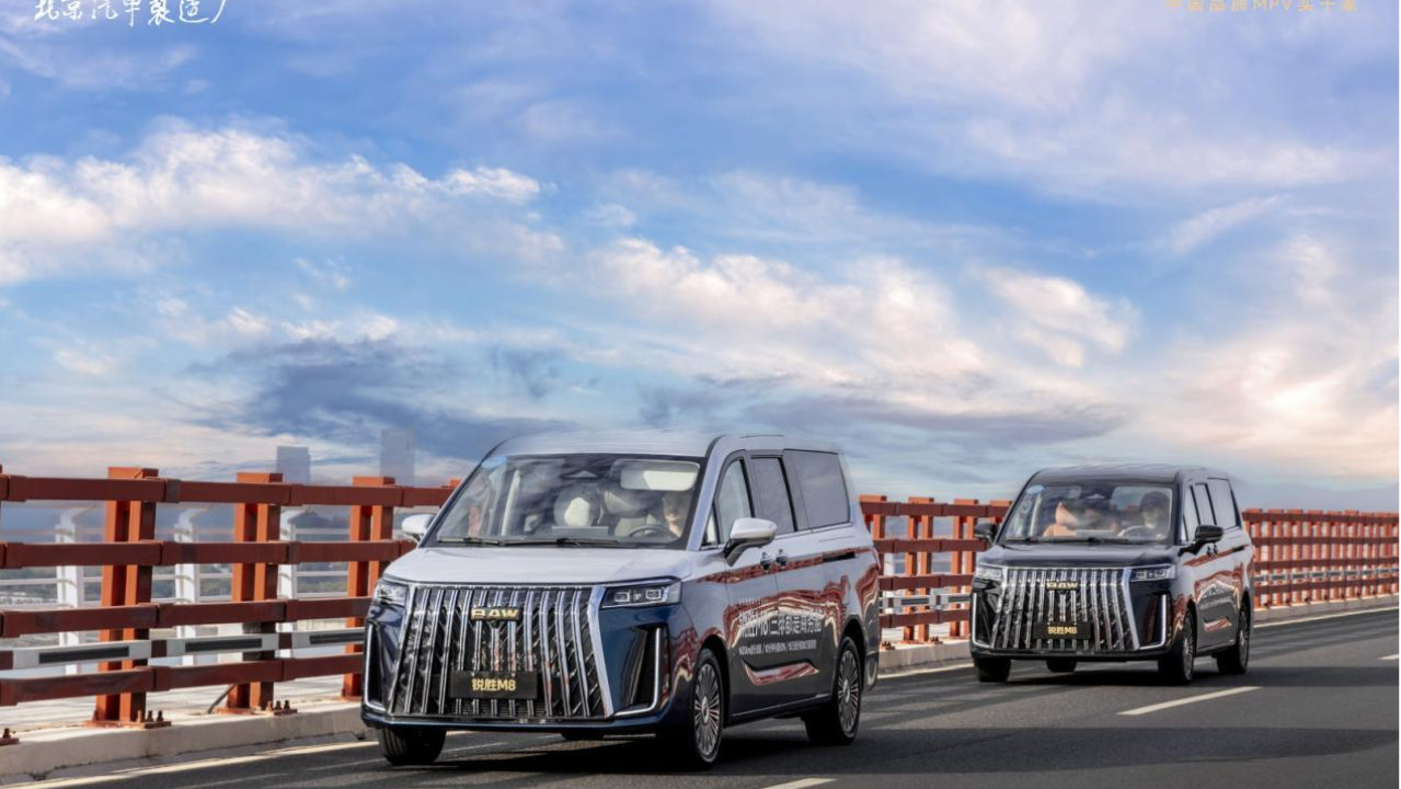 三排皆商务舱，续航破千无忧：锐胜M8试驾报告