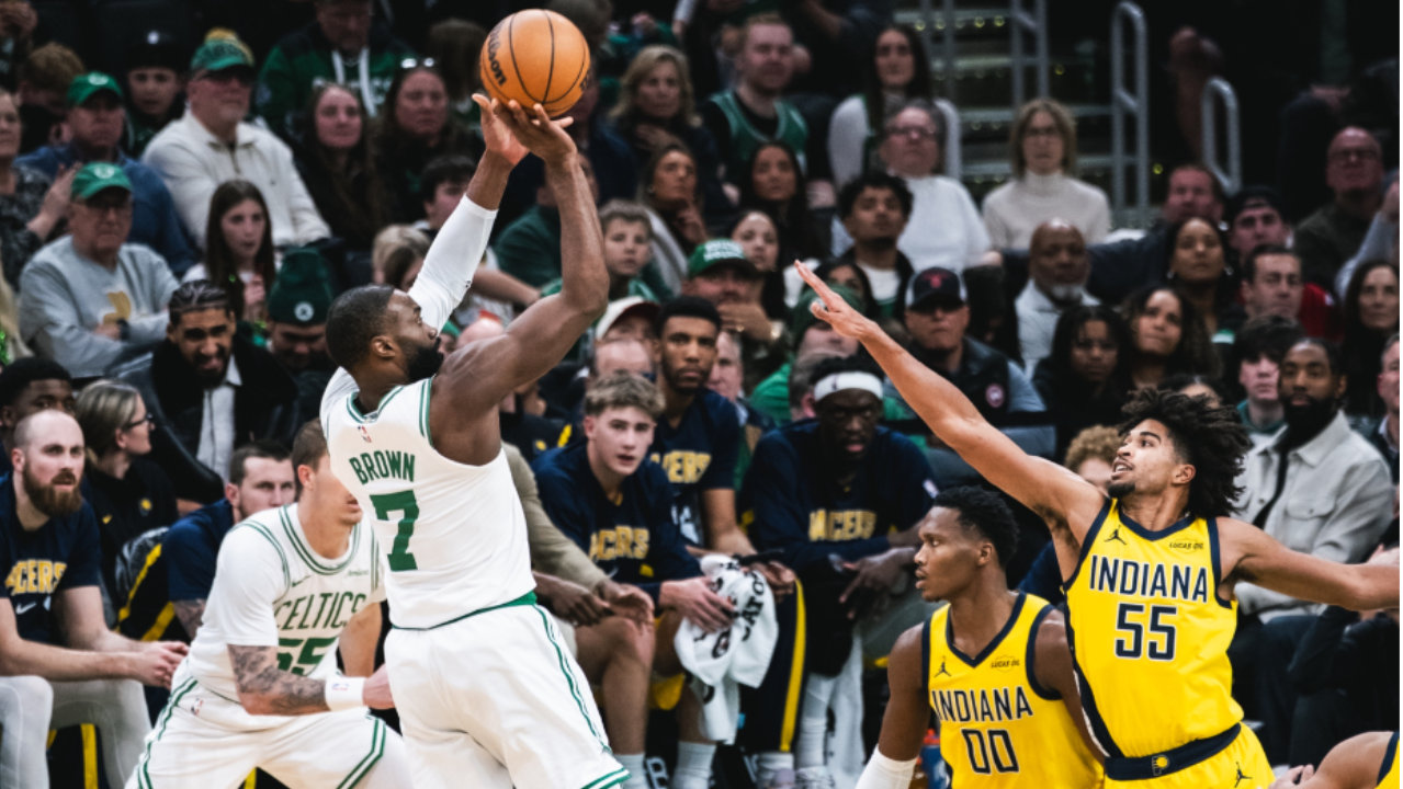 连续7战30+比肩大鸟！绿凯主场高呼布朗MVP 引20分逆转坐等塔图姆？