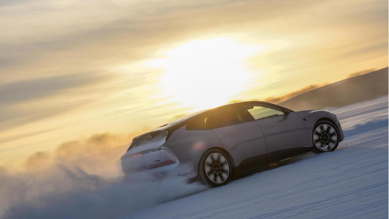 电车没「灵魂」？奥迪E5 Sportback从容应对冰雪挑战