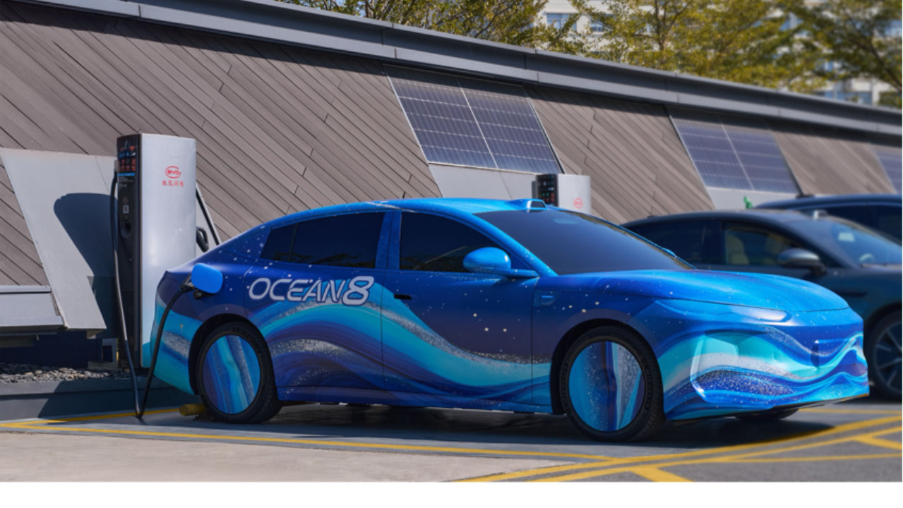 兆瓦闪充技术加持，比亚迪海豹08海狮08双旗舰剑指35万高端市场