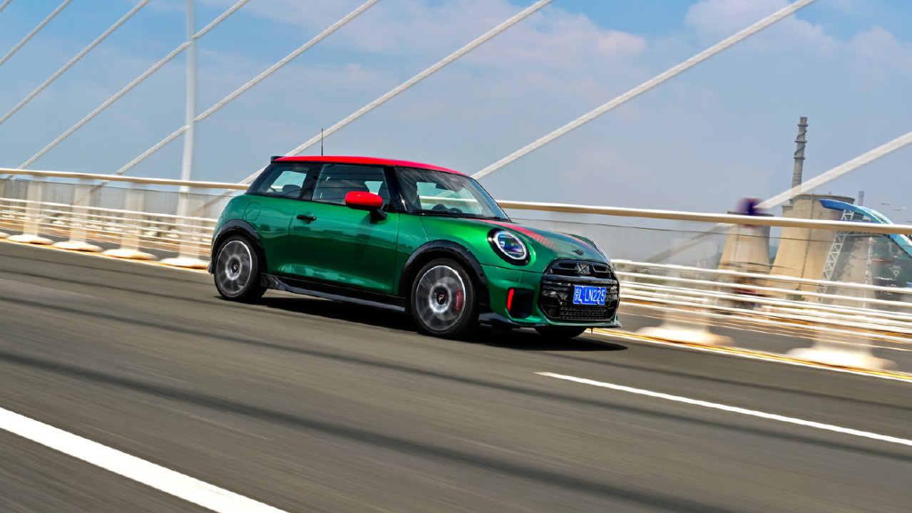 这不仅仅是一辆车，更是一种生活态度！试驾MINI JCW