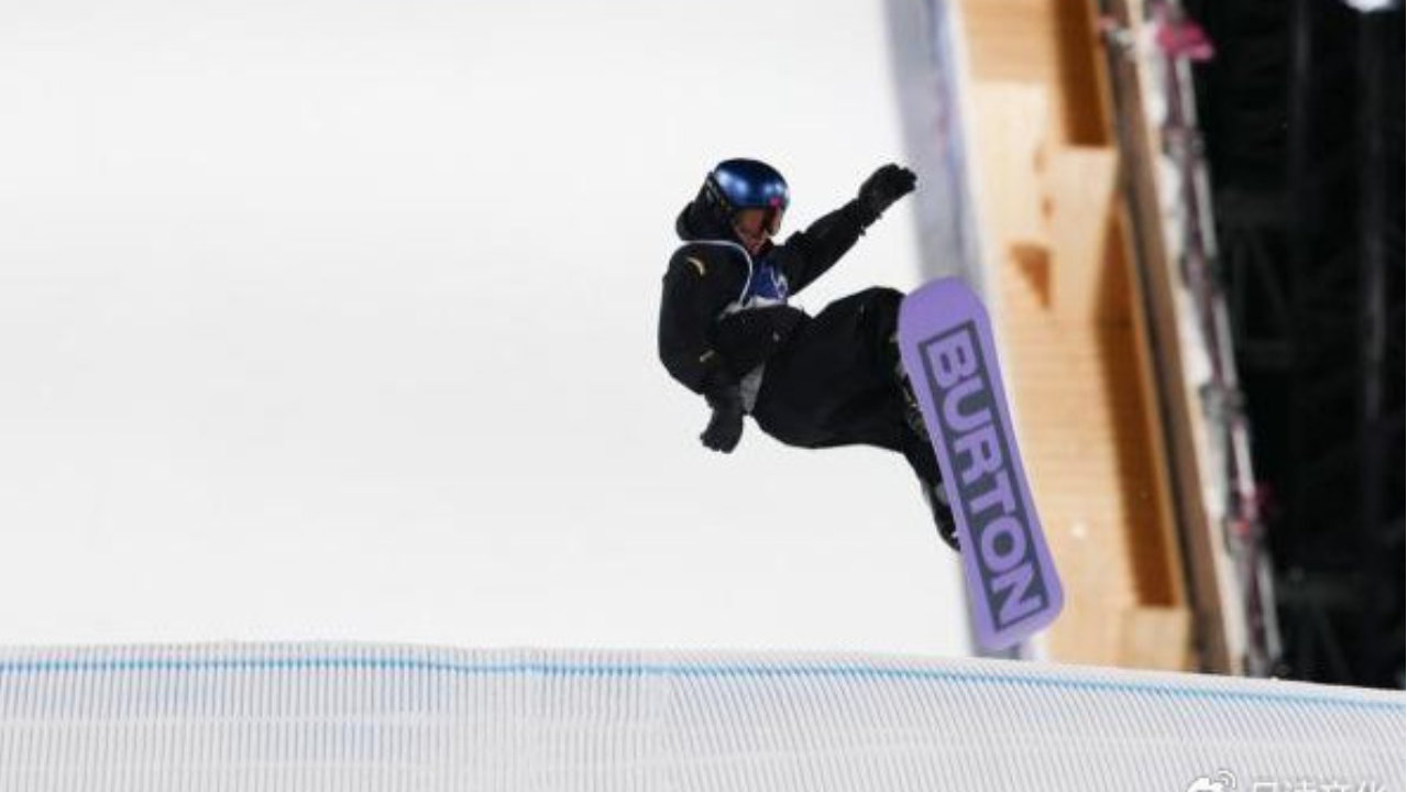 苏翊鸣集齐冬奥会金银铜牌，书写中国单板滑雪传奇