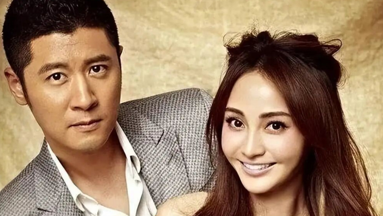 46岁任重近况曝光！娶小6岁孙骁骁生下女儿，如今婚姻生活很幸福