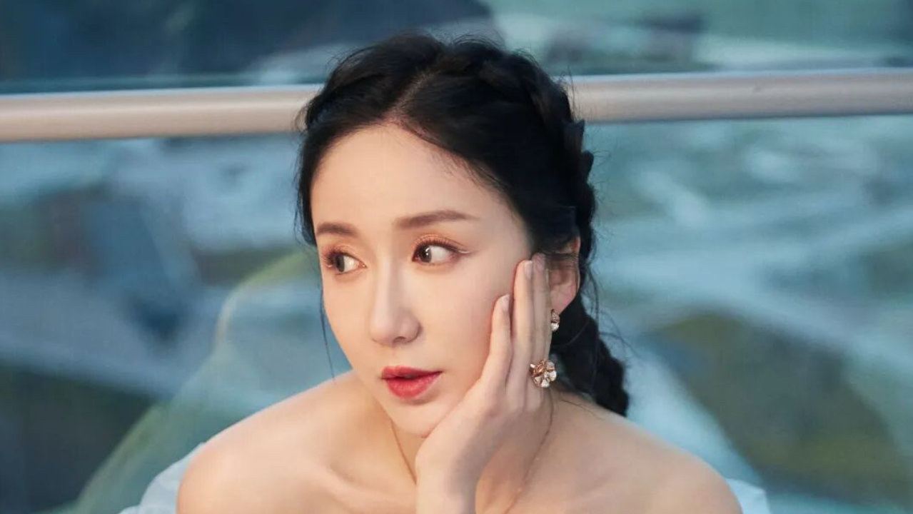 37岁娄艺潇近况曝光！曾经历多段失败恋情，如今感情成谜让人唏嘘