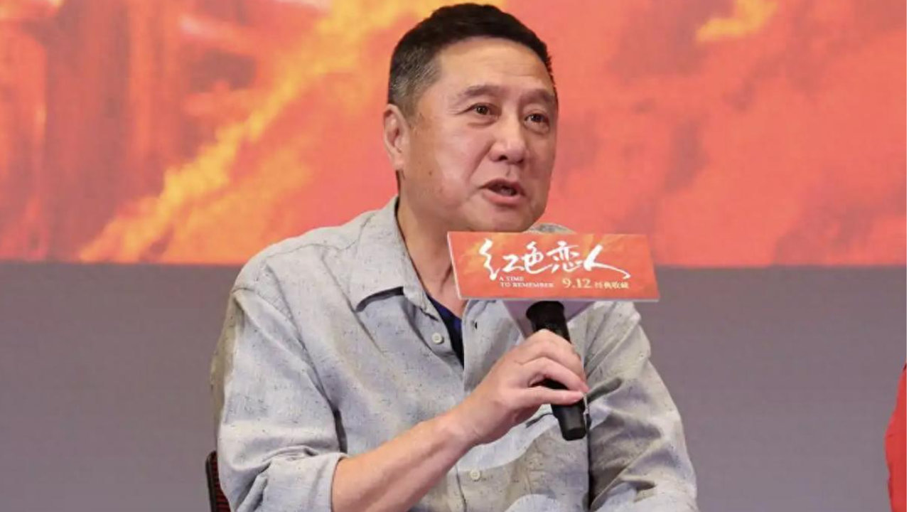 41岁名导为19岁新星抛妻弃子，净身出户后，最终晚景凄凉孤独终老