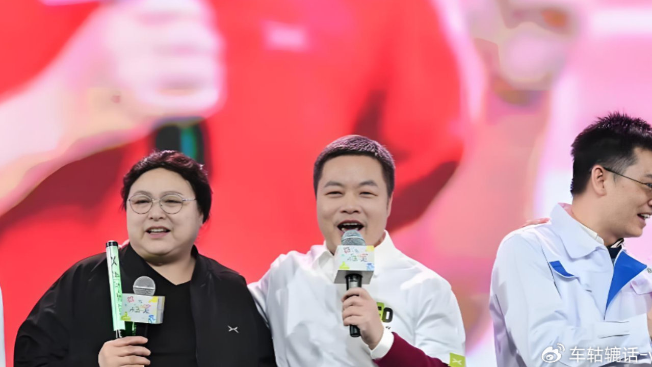 何小鹏和王凤英经常吵架，吃饭时“哄一哄就好了”？