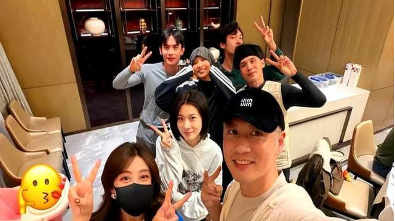 任重46岁生日，夫妻俩撒狗粮，退圈多年孙骁骁状态很好，婚姻幸福