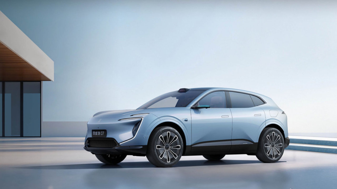 用安全与智能拳打冰箱彩电大沙发，阿维塔07甩出新豪华的终极打法