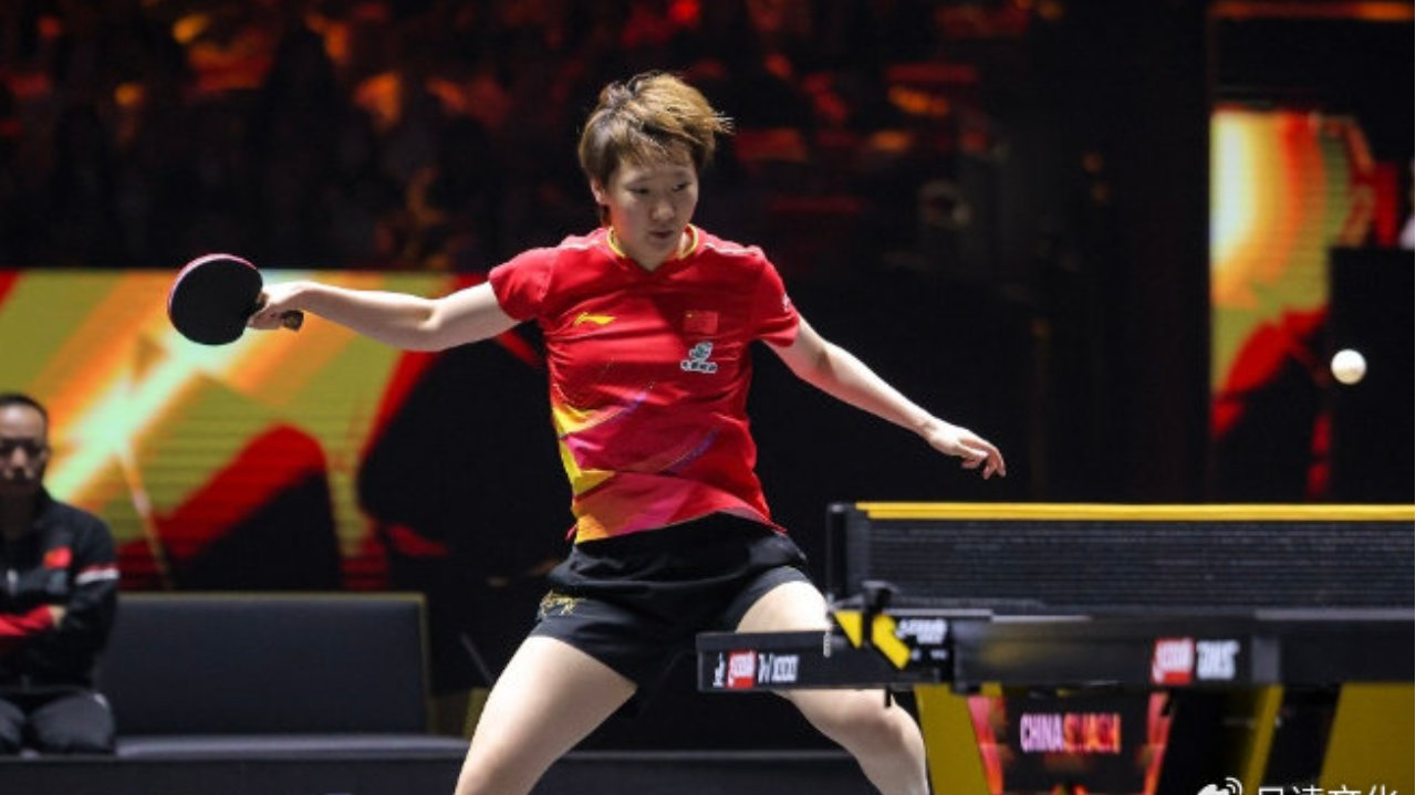 王曼昱3-0早田希娜，晋级女单八强