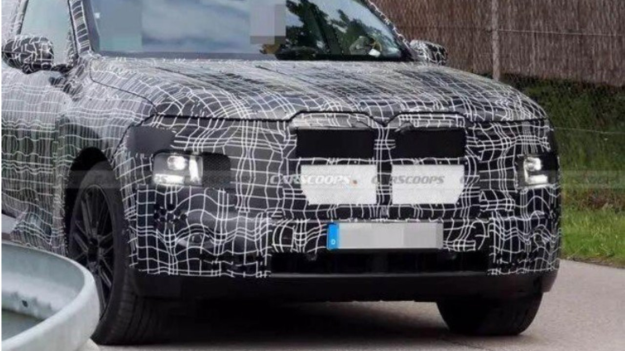 新一代宝马X7谍照曝光，将搭载自动门和后排大屏幕？