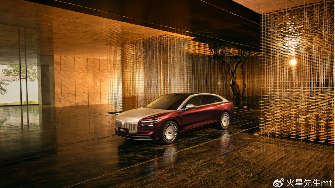 岚图追光L正式上市 售27.99万-30.99万元 搭800V超混+华为智驾