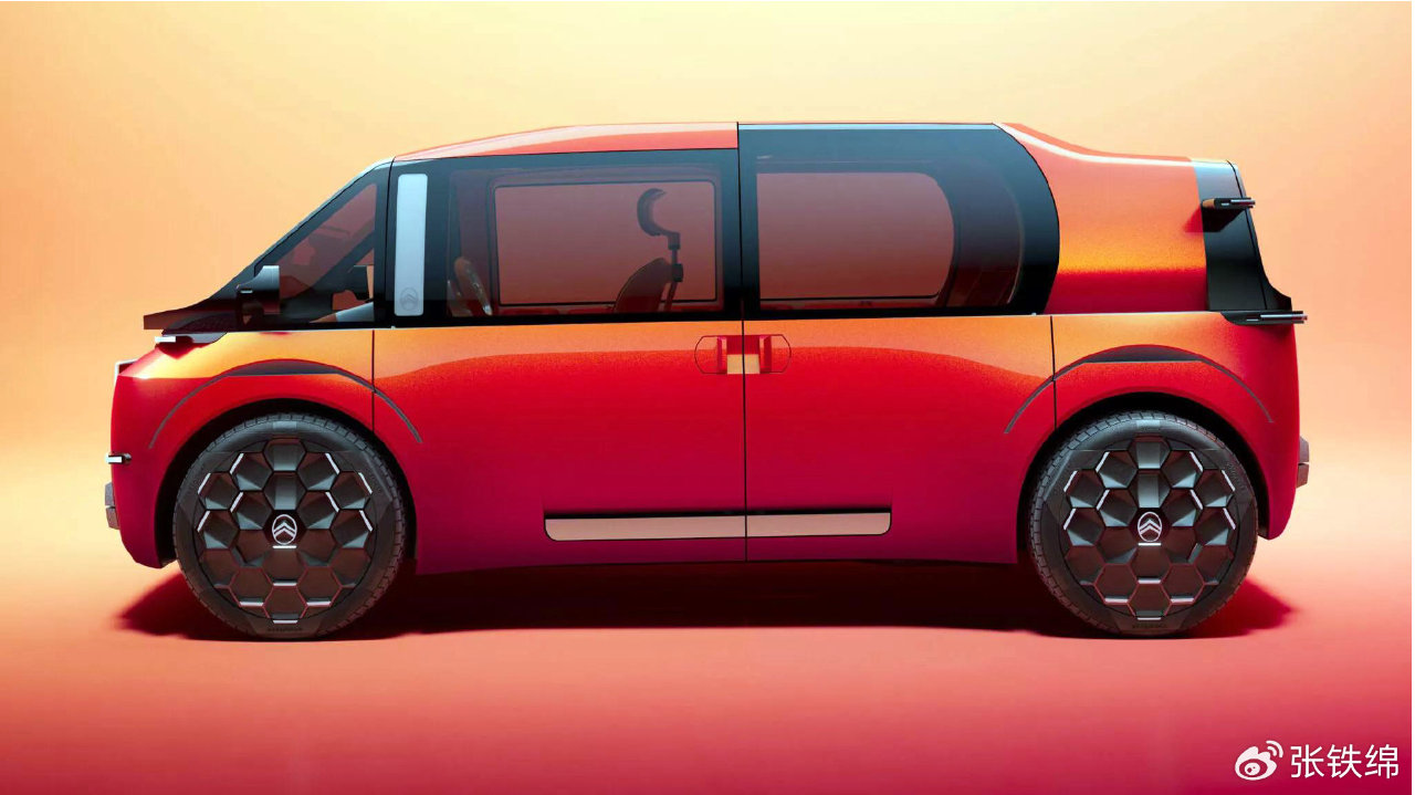 雪铁龙全新MPV官图，侧滑门，1+3和3+3座椅可选，带车床+影院模式