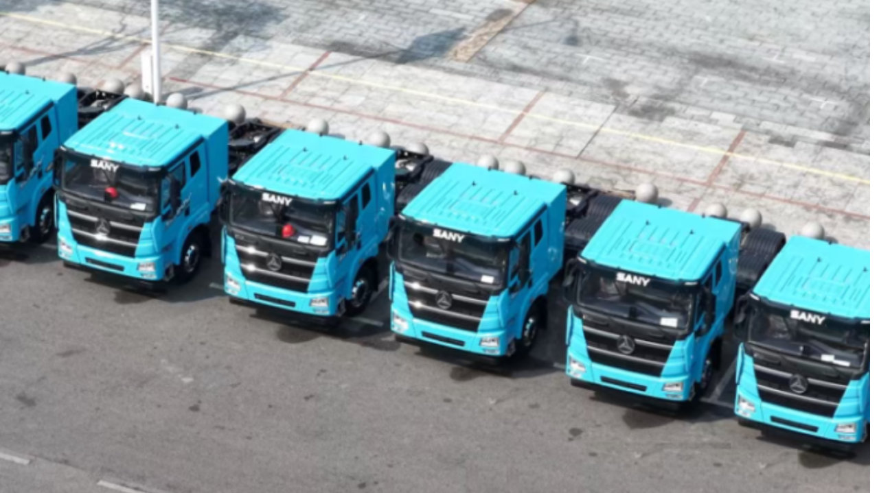 三一超4000辆夺冠，徐工/解放破3000辆角逐前二，11月充电重卡涨疯了