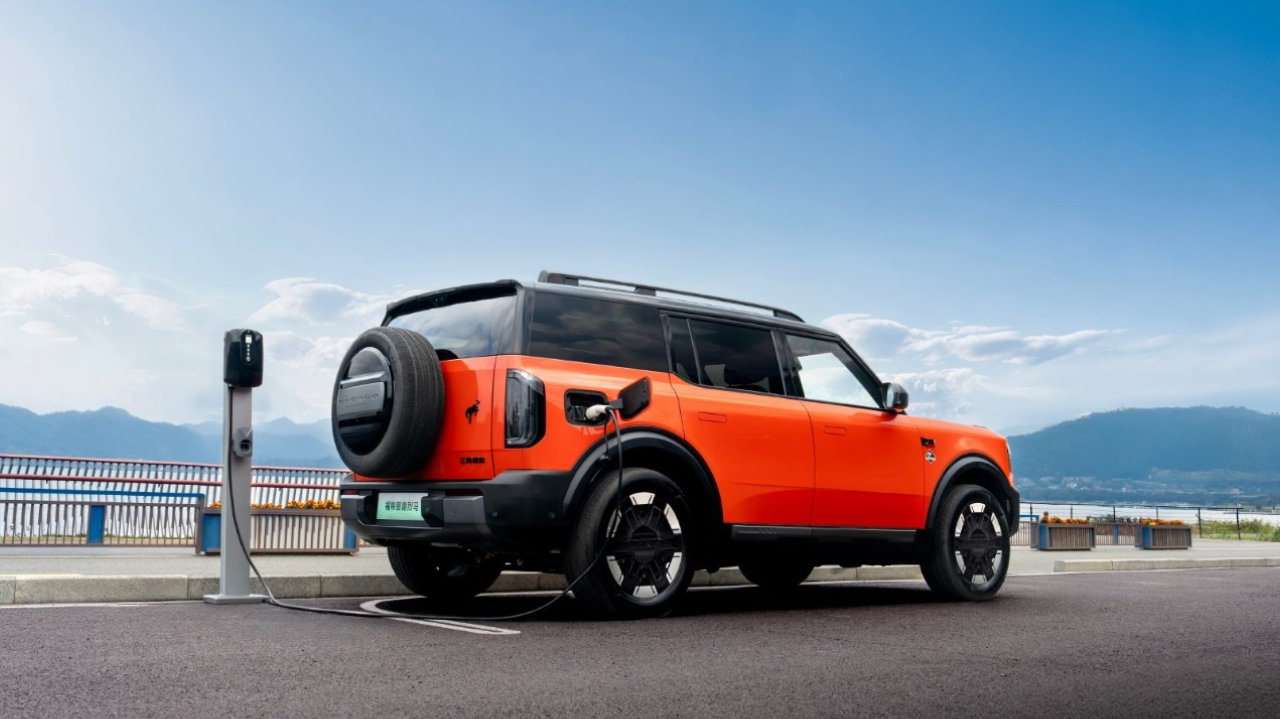 福特智趣烈马上市，提供纯电与增程双动力