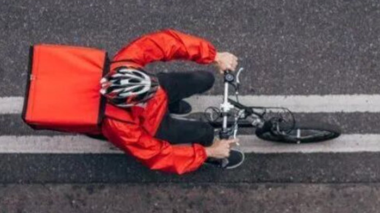 外卖小哥受伤，职业伤害保障与商业意外险能双赔吗？