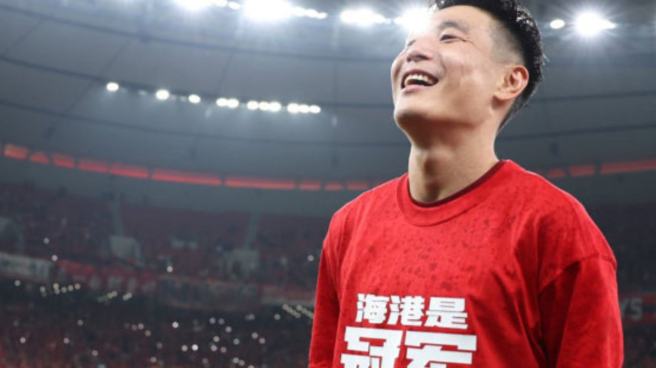 武磊赛后采访：寄语年轻球员，未来将斩获更多冠军