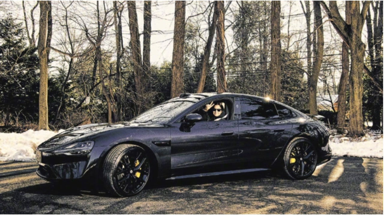 雷军：福特CEO试驾小米SU7之后，爱不释手，甚至不想跟车分开！