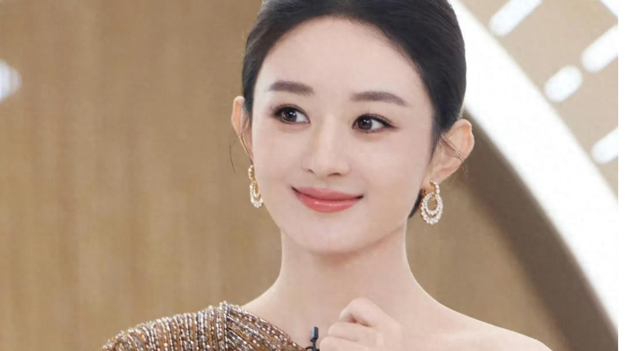 离春节不到10天，赵丽颖再破天花板，网友：恭喜，终于等到这一天