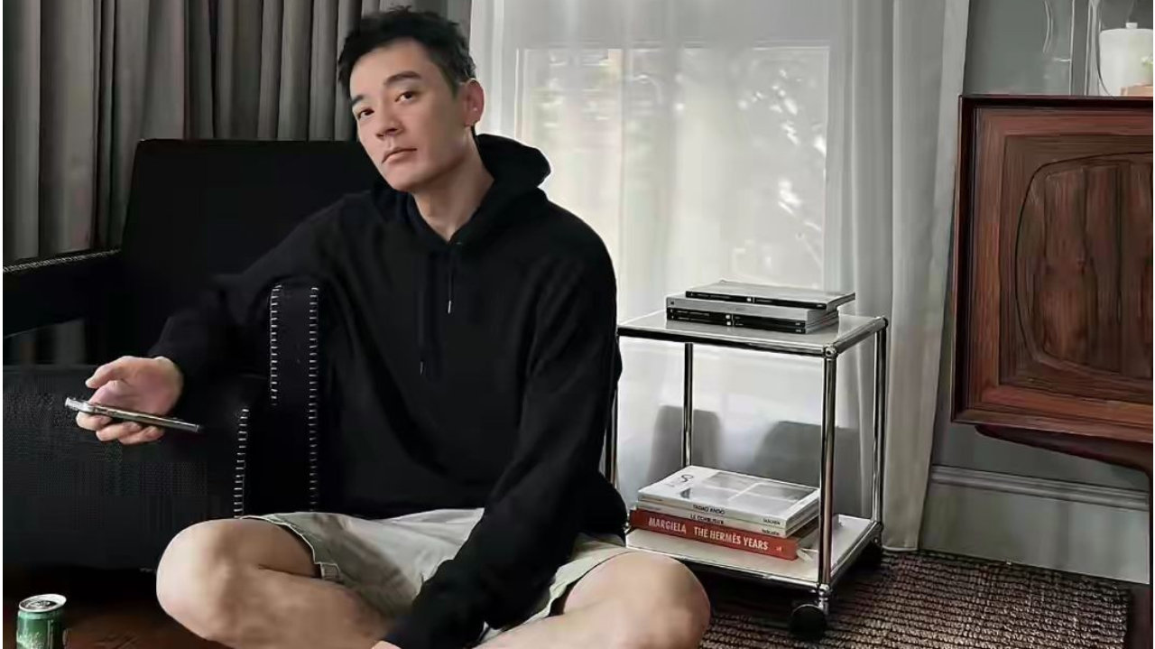 他娶过郝蕾，爱过王珞丹，负了殷桃，没想到38岁却又娶小10岁的她