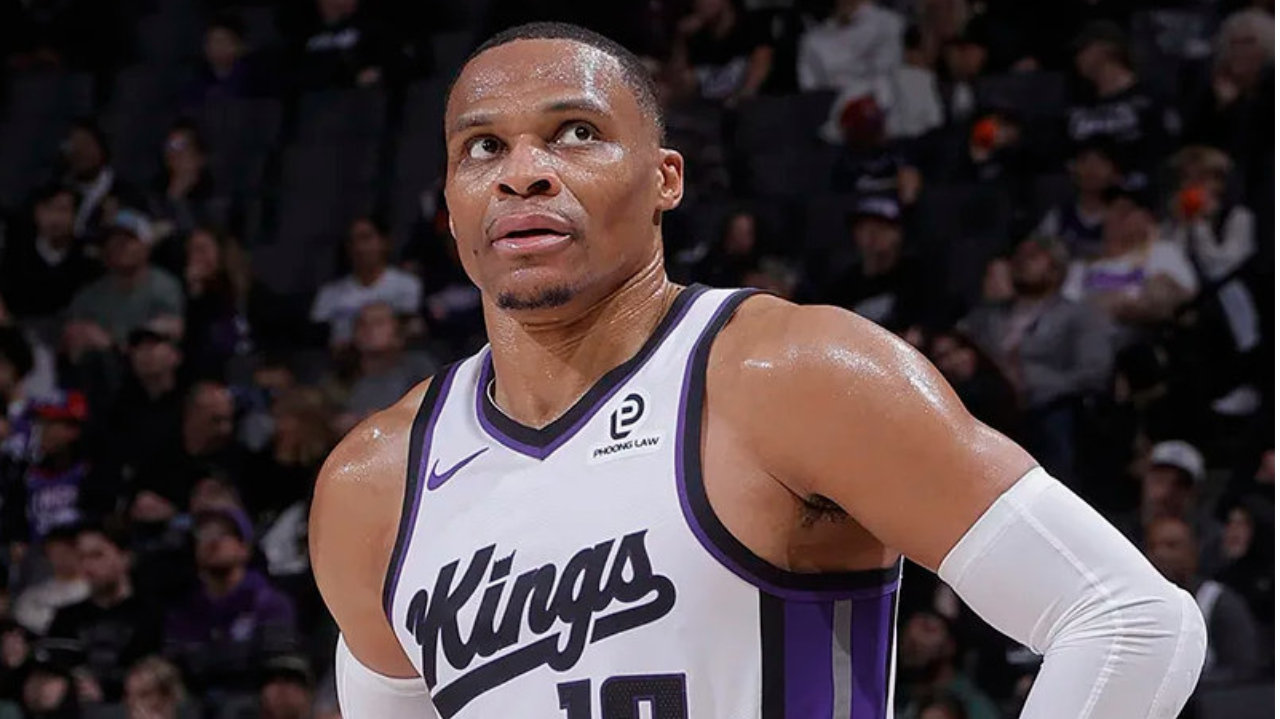 国王结束16连败！威少25+7立功，湖人弃将8中0+7失误，德罗赞爆发