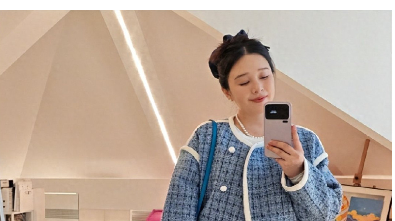 分手7年离了软饭男后，阚清子挺孕肚产检，丈夫贴心状态轻松