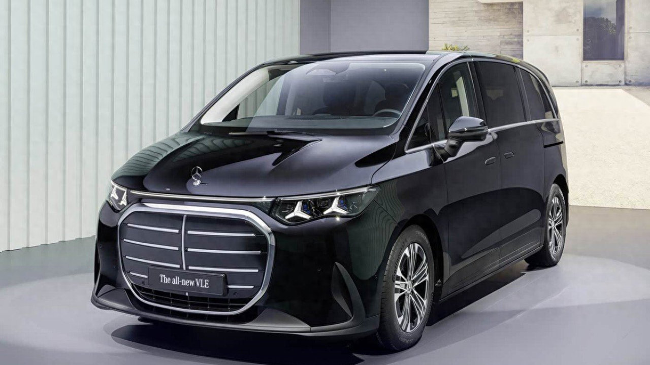 奔驰全新MPV正式发布，侧滑门，5-8座都有，配冰箱+彩电+大沙发