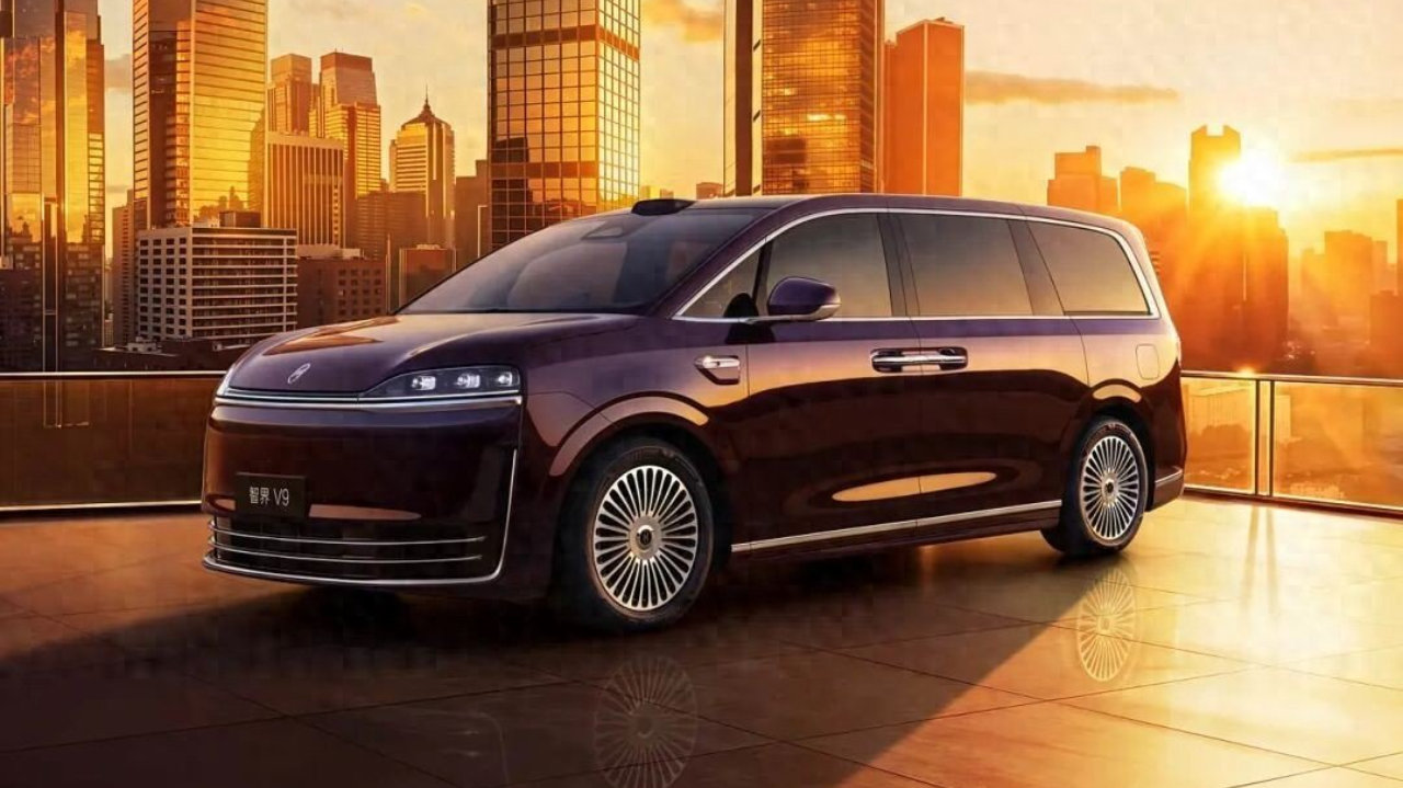 两台重磅全新MPV将至：智界V9配置曝光，零跑D99卖多少钱合理？