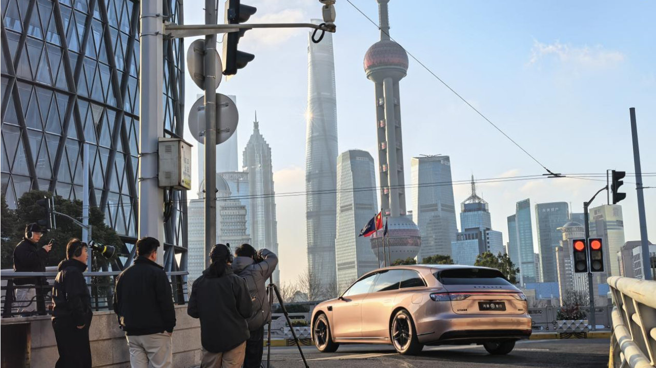 享界S9T粉色实车曝光，粉色竟可以高级到这种程度