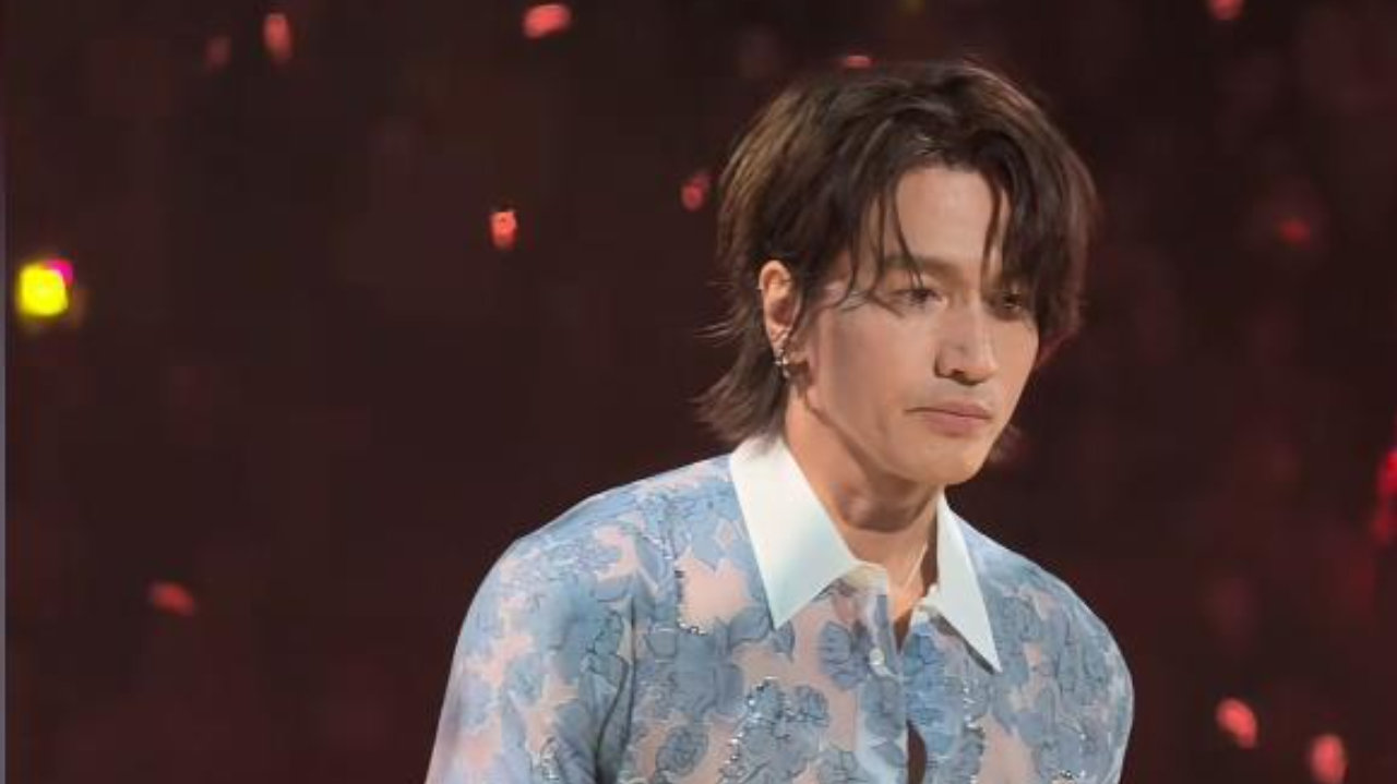 言承旭演唱会提词器标注“深深吸一口气”“眼眶微微泛红”引关注