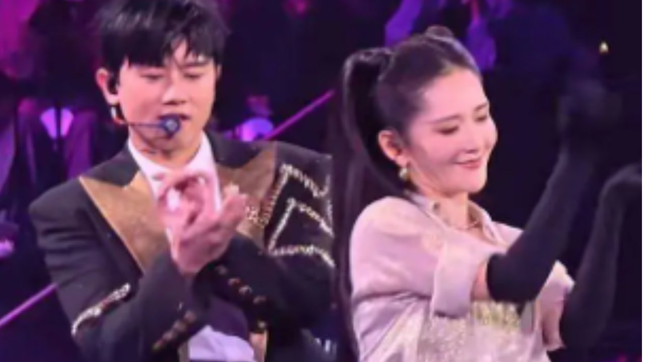 李荣浩手撕单依纯维权掀翻乐坛，张杰华晨宇汪苏泷薛之谦周深躺枪