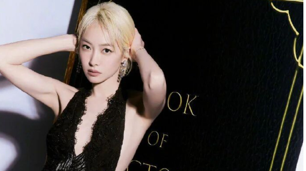 宋茜巅峰之夜红毯：金发高定相映，是明媚又锋芒的舞台女王