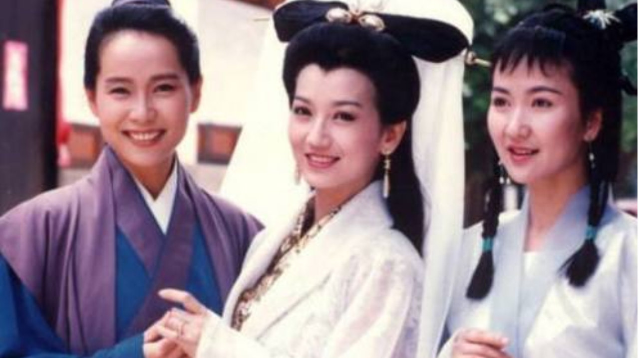 本以为赵雅芝已经够美，没想到郭晶晶的婆婆更美，不愧是富婆