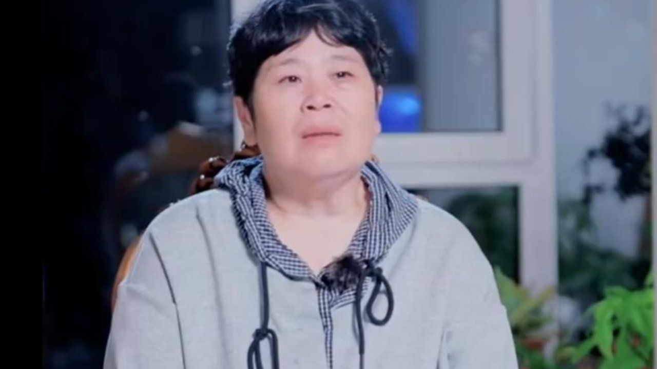 房主任自曝离婚后户口还没迁出,称“娘家回不去,婆家落不下户” 房主任自曝离婚后户口还没迁出,称“娘家回不去,婆家落不下户”