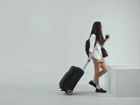 智己新车这是要玩把大的吧！