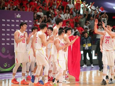 中国男篮对决乌拉圭！11名球员评分：3人满分、4人亮眼、4人弃用
