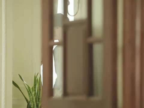 “别人口中的招笑却是他真实的人生”