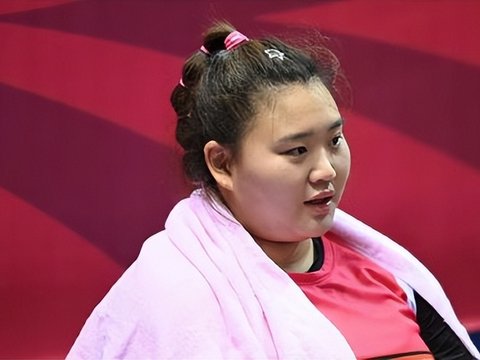 刘禹彤发挥让宫鲁鸣倍感意外！对阵泰国首节登场2分钟连吃4犯
