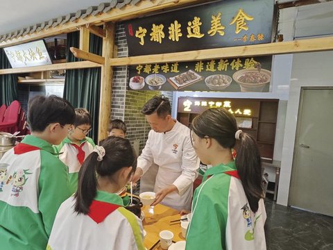 军民情 保供网 振兴路  一粒盐见证苏区往昔与今朝