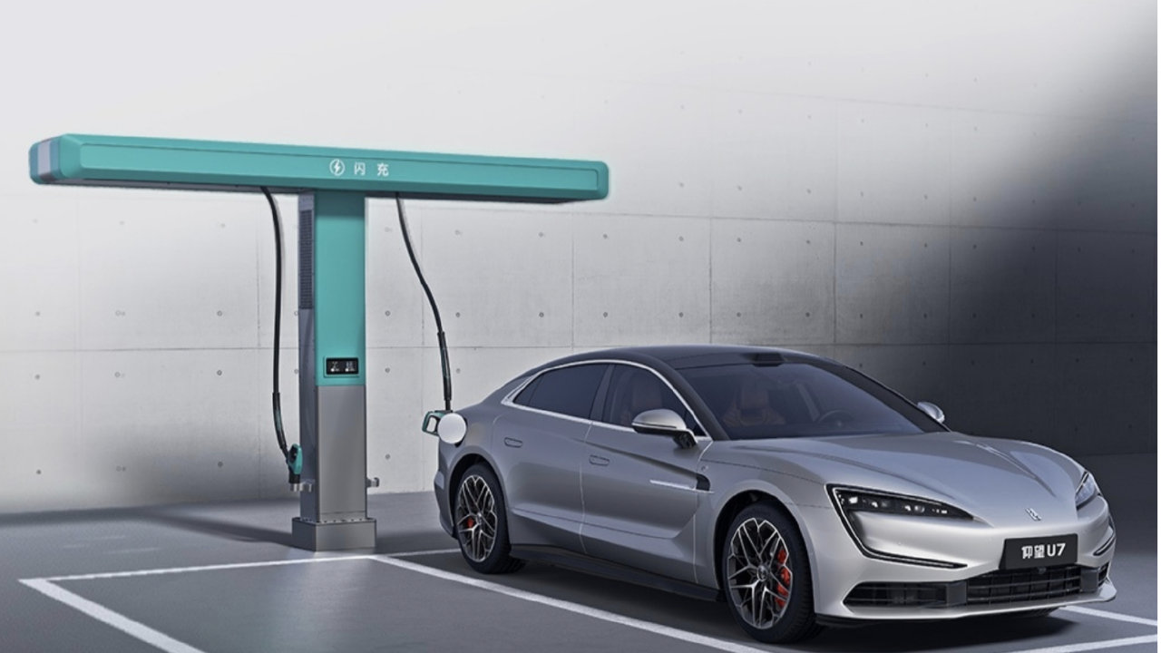 仰望U7打破纯电“不可能三角”，性能+续航+闪充全都要！