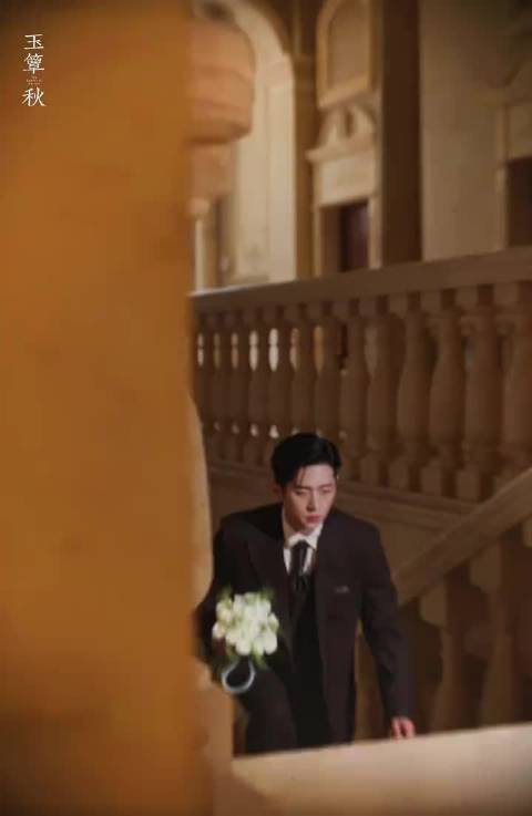 甘愿同你甜蜜沦陷，偏要与你藕断丝连