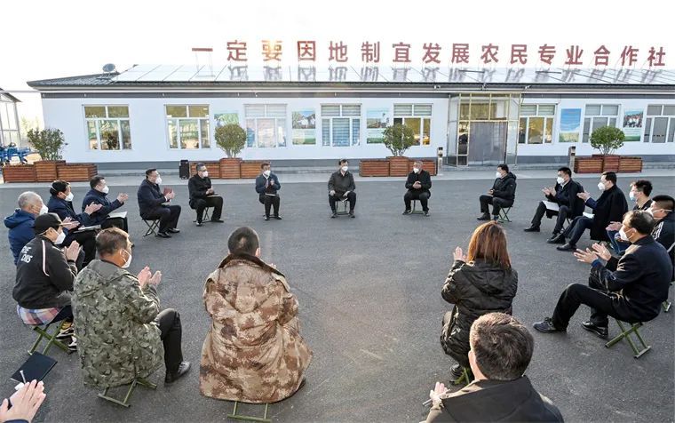 “五一”假期第一天,吉林省委书记与农民兄弟一起过!休闲区蓝鸢梦想 - Www.slyday.coM “五一”假期第一天,吉林省委书记与农民兄弟一起过!休闲区蓝鸢梦想 - Www.slyday.coM