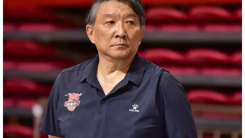 李梦闪电归队？篮协急召9号战袍，宫鲁鸣铁腕在此失效了吗