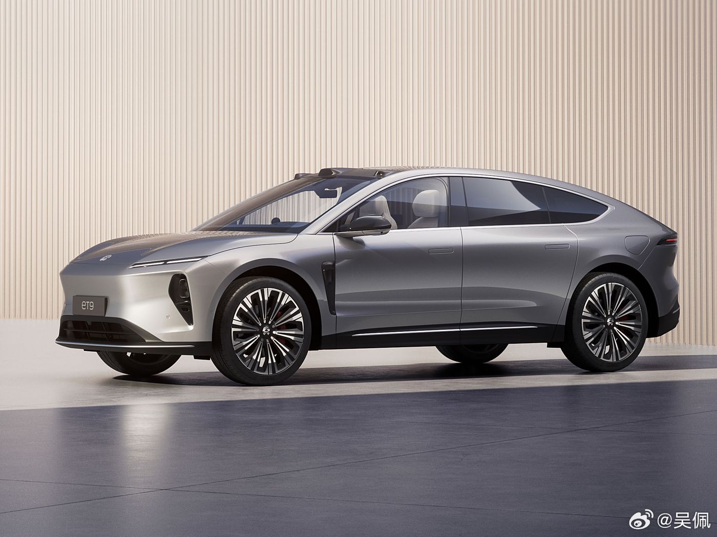 蔚来ET9，首个完整交付月4月的销量是835台