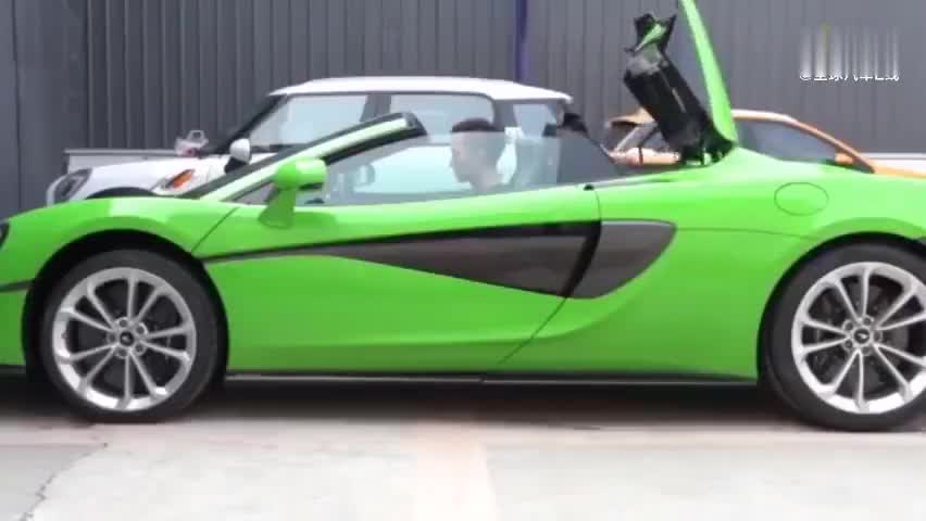 敞篷开闭及底盘升降，迈凯伦告诉我，原来可以这么简单粗暴！